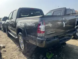 Toyota Tacoma Double Cab V6 Automatic 2011 Beige