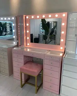 Quality Dressing Mirror With Light