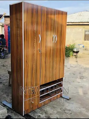 Good Quality of 3 Doors Wardrobe.