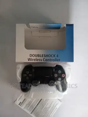 Brand New Sony Playstation 4 (Dual Shock 4) Pad/Controller