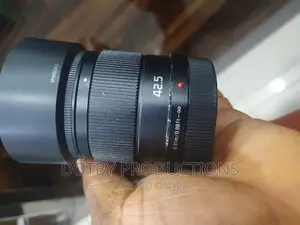 Lumix 42.5mm F1.7