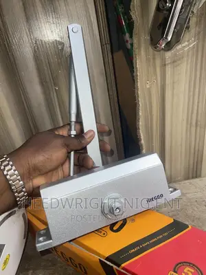 Meggo Medium Door Closer