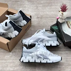 Reebok Sneakers