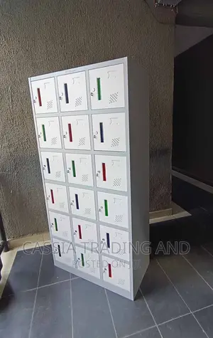 18 Door Locker