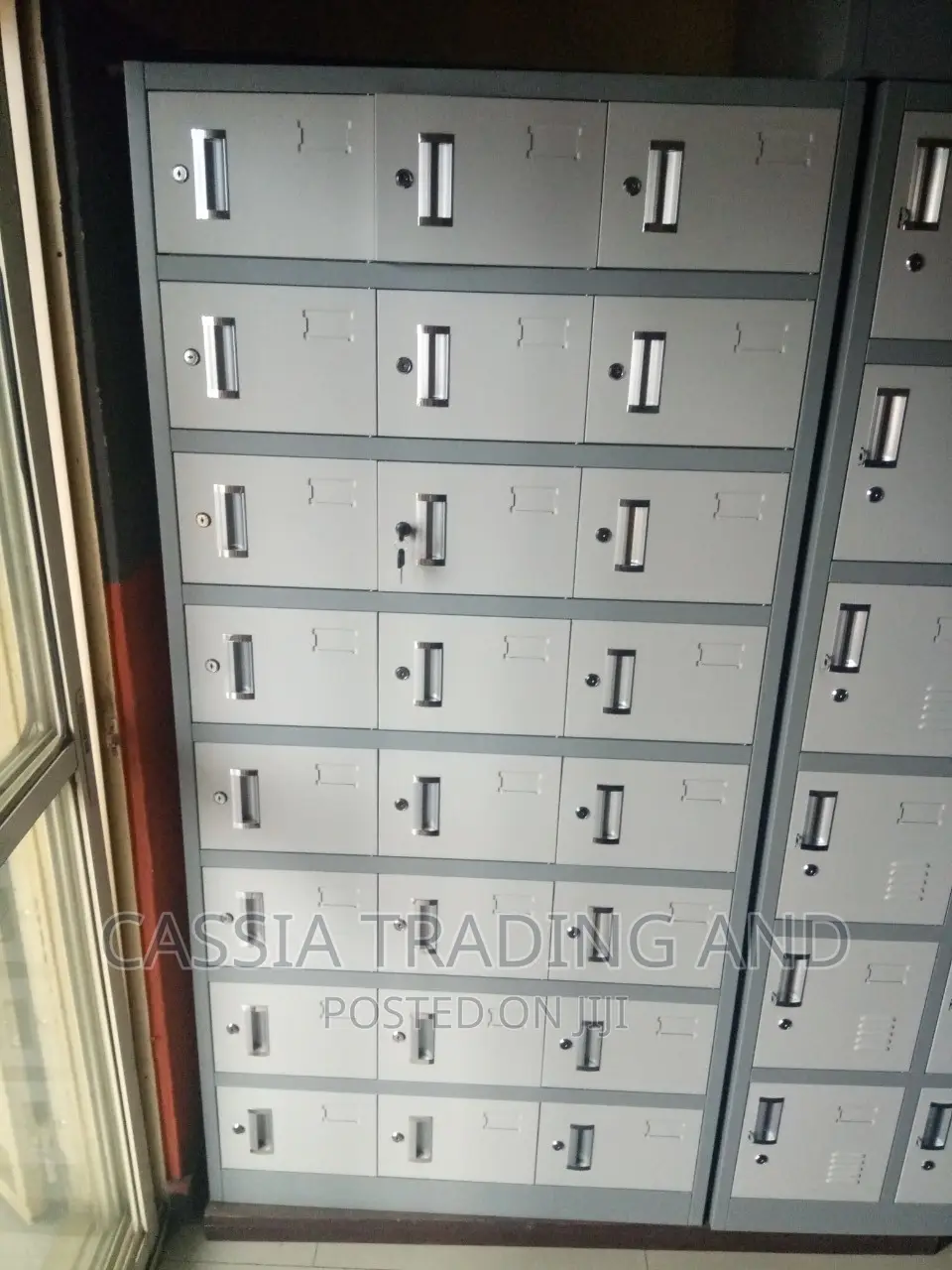 18 Door Locker