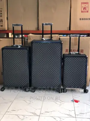 LV Set of 3 Luggage Box