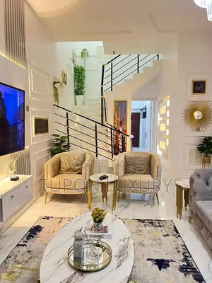 Luxury 4 Bedroom Duplex in Chevron