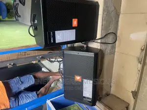 JBL SRX 712M