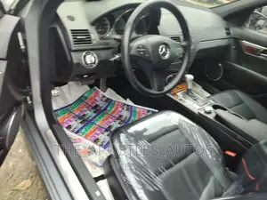 Mercedes-Benz C300 2009 Gray