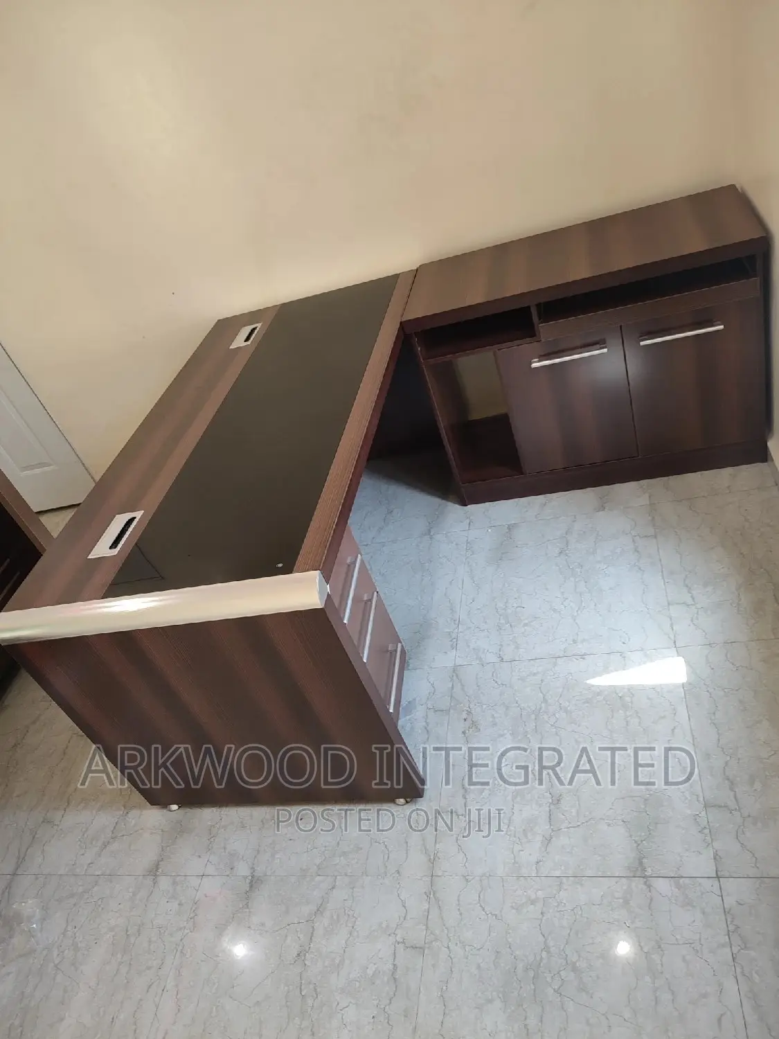 Executive Office Table L-Shape 1.6mitre
