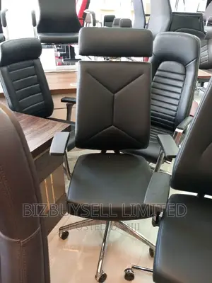 Executive Swivel Office Chair With Headrest.