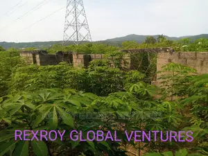 Plot of Land With a 4 Bedroom Uncompleted Apartment.