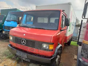 Mercedes Truck 609 Mini Container Body