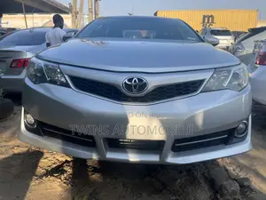 Toyota Camry 2012 Silver