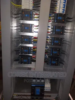 8 in 1, DISTRIBUTION PANEL.