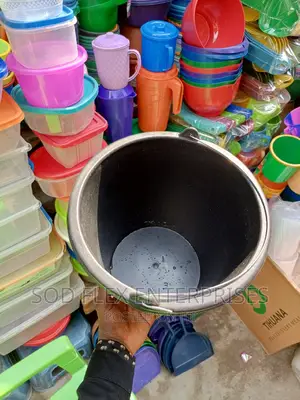 11 Liters Bathroom Bucket