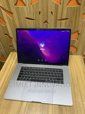 Laptop Apple MacBook 2018 16GB Intel Core I7 SSD 512GB