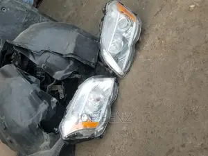 GLK350 2010 Set of Headlights Tokunbo