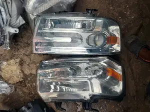 Headlamp Lincoln Navigator 2010 2012