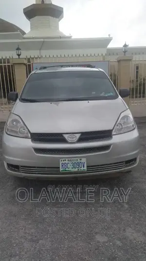 For Hire Toyota Sienna 2005/2010