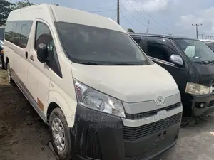 Toyota HiAce 2019 White