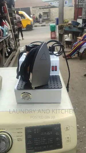 Brand New Italian Industrial Steaming Iron 2.5liter