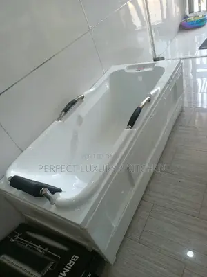 Quality Executive Panel Bathtub