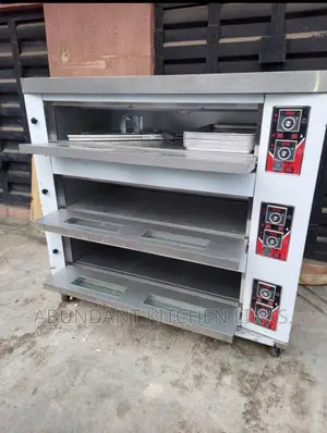 3 Deck Gas Oven .