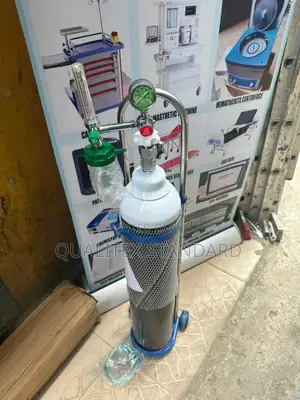 Hospital Oxygen Cylinder With Base And Trolley
