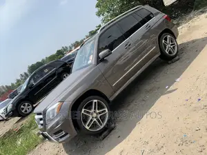 Mercedes-Benz GLK-Class 2015 Brown