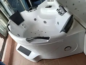 4 Handle White Jacuzzi