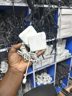 60wtts Macbook Charger