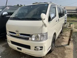 Toyota HiAce 2012 White