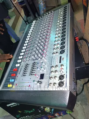 Yamaha 16channels Mixer