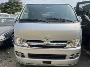 Toyota HiAce 2011 Silver