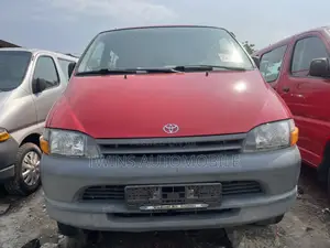 Toyota HiAce 2006 Red