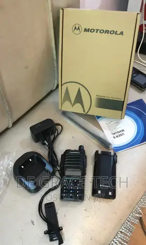 Motorola Gp399 VHF Handheld Portable Radio Charger