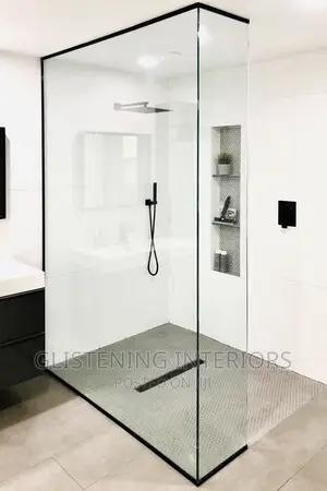 Stationary Glass Panels in a Matte Black