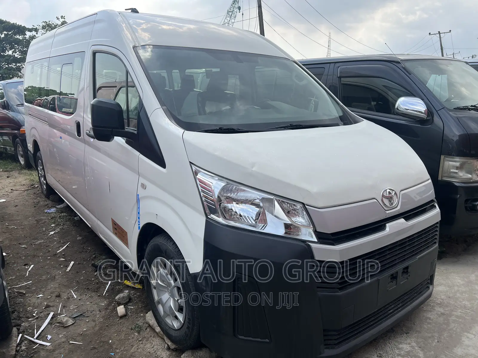 Toyota HiAce 2019 White