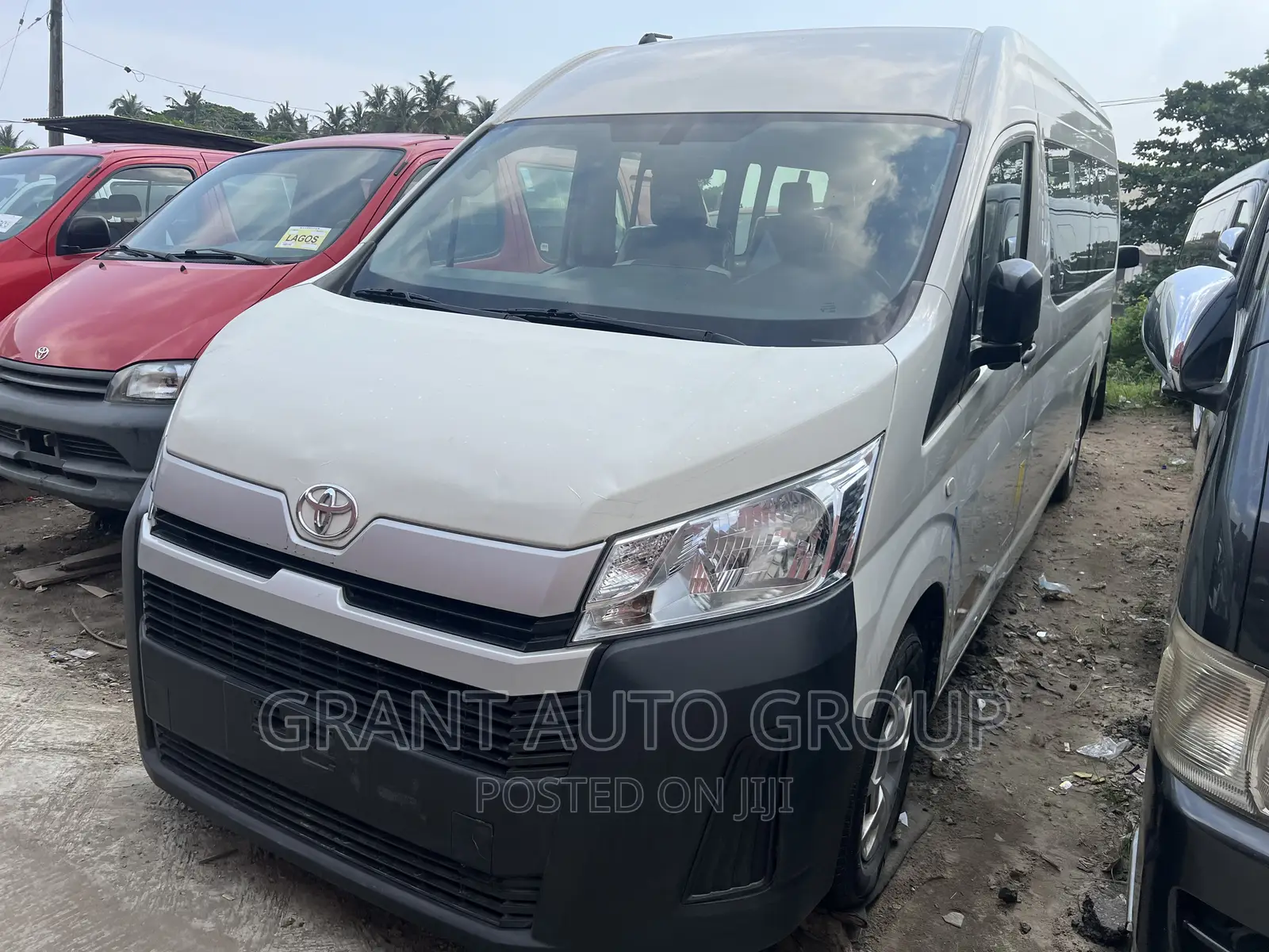 Toyota HiAce 2019 White
