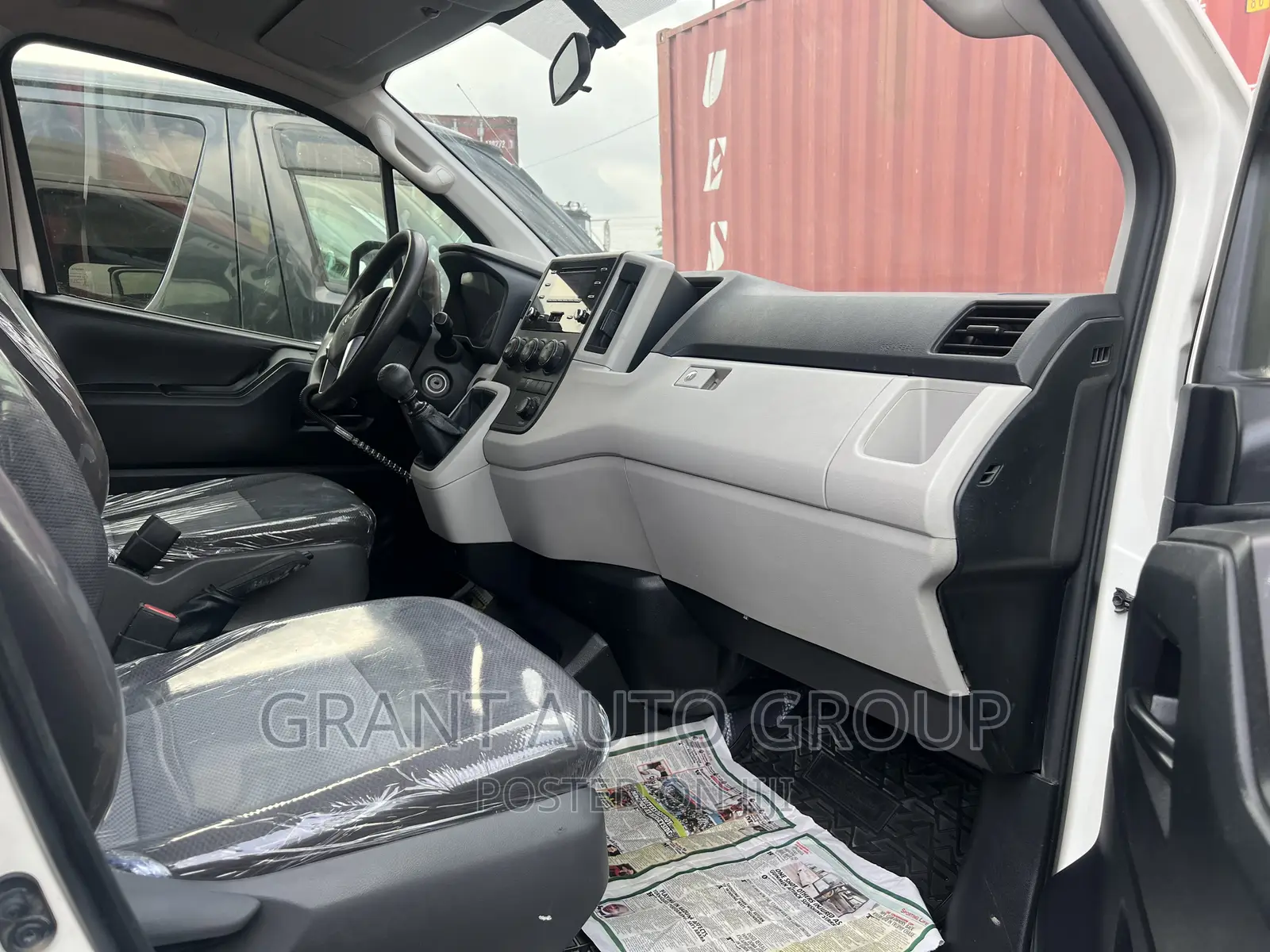 Toyota HiAce 2019 White