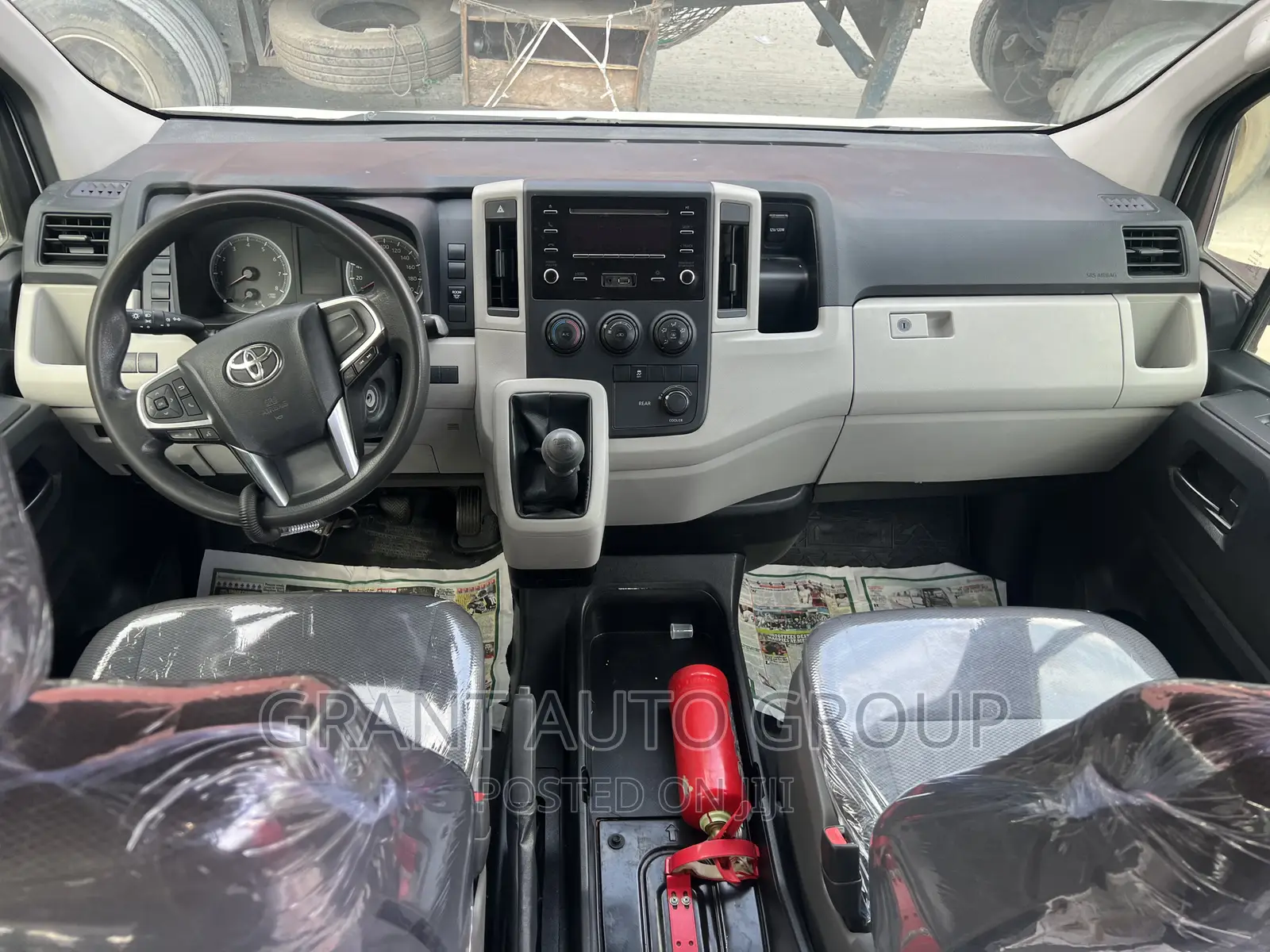 Toyota HiAce 2019 White