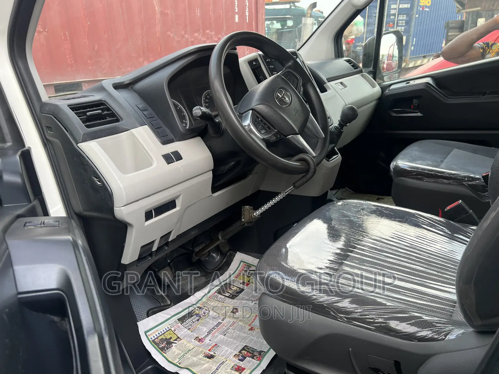Toyota HiAce 2019 White