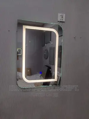 Simple Square Mirror With Lights