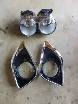Fog Light And Chrome Cover Toyota Venza