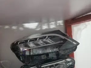 C300 2018 Complete Set of Headlights