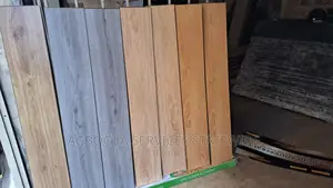 Wooden Laminated Flooring Tiles