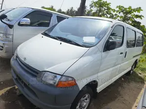 Toyota HiAce 2001 White