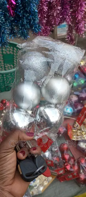 Decorating Accessories
