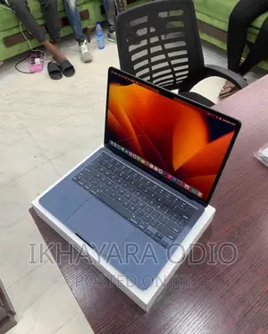 Laptop Apple MacBook Air 2022 M2 8GB Apple M2 SSD 256GB